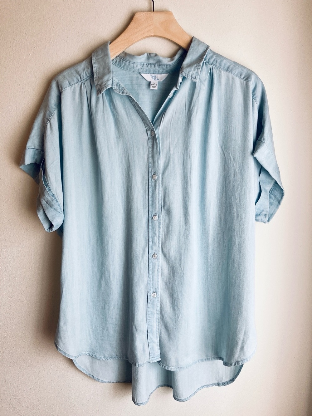 Time & Tru Light Blue Short-Sleeve Chambray Button-Down Shirt Large - Picture 2 of 11